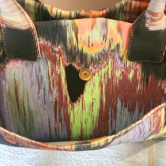 Vince Camuto Orla Tote in Toscano Multi Print - Picture 5 of 8